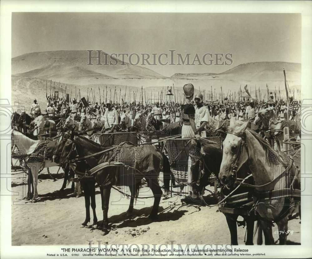 1961 Press Photo A scene from the dramatic film &quot;The Pharaohs&#39; Woman&quot; - Historic Images