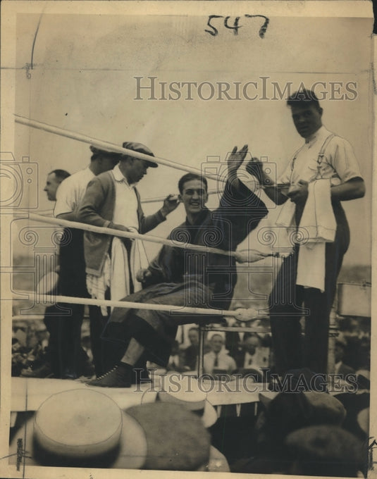 1921 Press Photo George Carpenter waves acknowledge to thousand of supporters - Historic Images