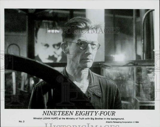1984 Press Photo John Hurt stars in a scene from the film "Nineteen Eighty-Four"- Historic Images