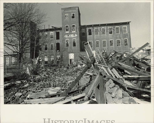 1984 Press Photo Rubble of an old textile mill in Concord, North Carolina- Historic Images