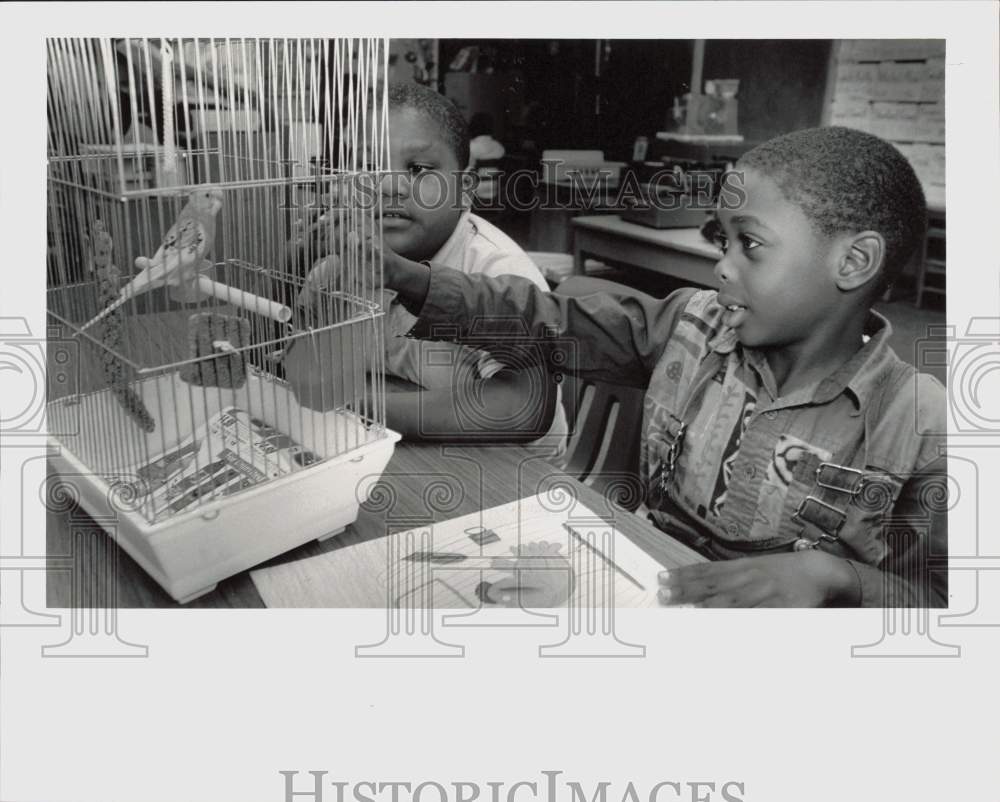 1993 Press Photo Lawrence Burden and Abdel Michel at Biscayne Gardens Elementary- Historic Images