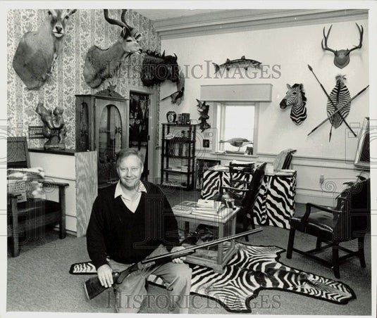 1988 Press Photo Ronnie Roberts of Cape Horn Outfitters - lra45353- Historic Images