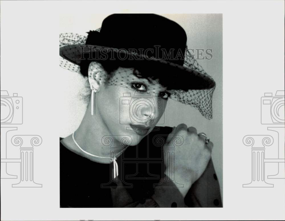 1992 Press Photo Murder suspect and former model Toneika James - lra46066- Historic Images