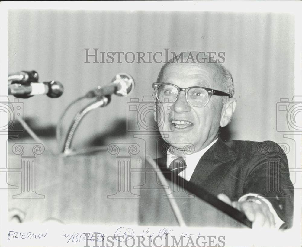 1978 Press Photo Economist Dr. Milton Friedman addresses Detroit Economic Club- Historic Images