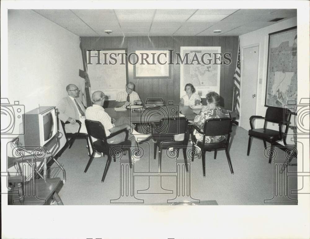 1972 Press Photo North Port Charlotte City Commission gathers for a meeting- Historic Images