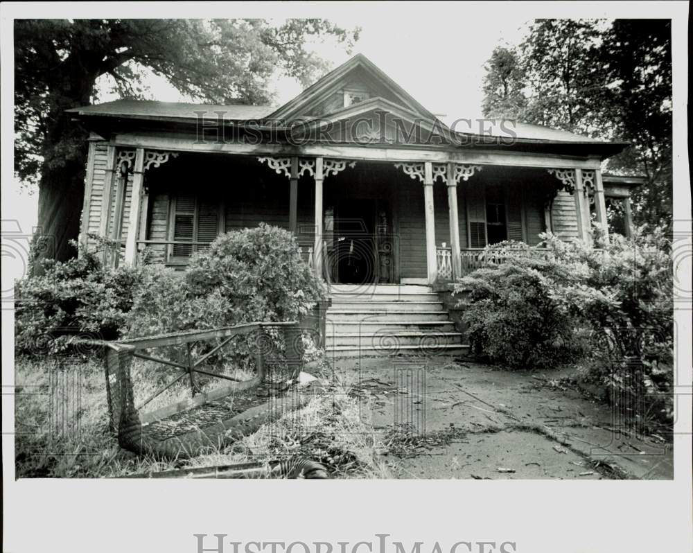 1989 Press Photo Exterior of old Galloway House at 702 N. Brevard Street- Historic Images