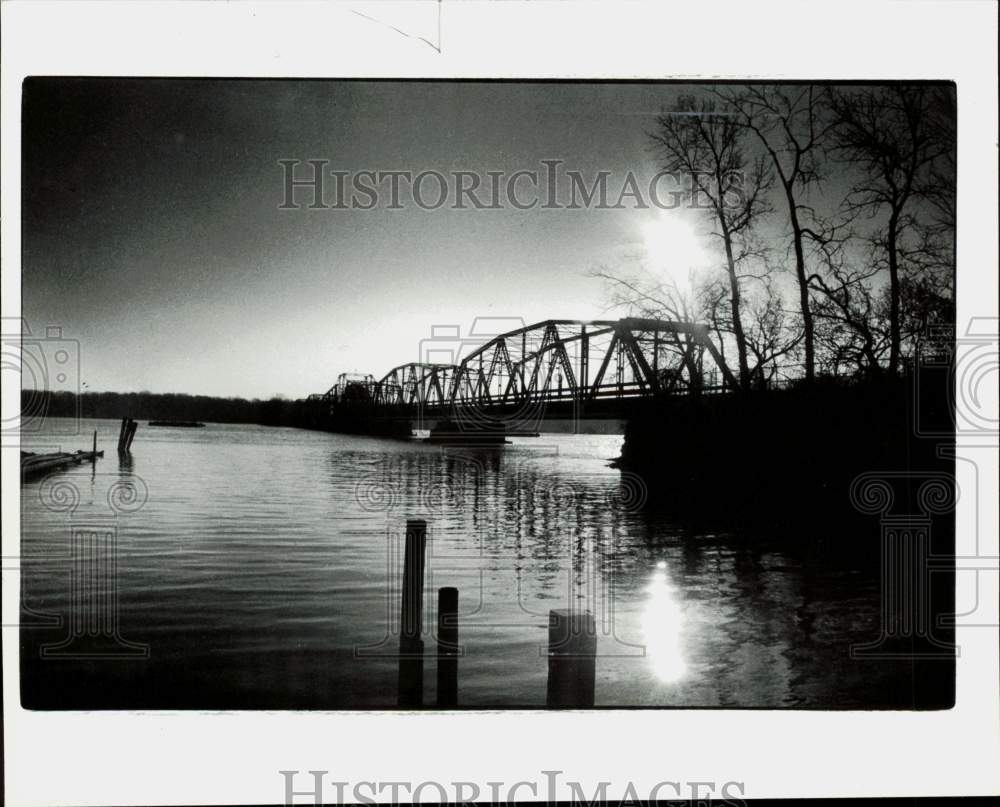 1985 Press Photo Toll bridge crossing part of the Detroit River to Grosse Ile- Historic Images