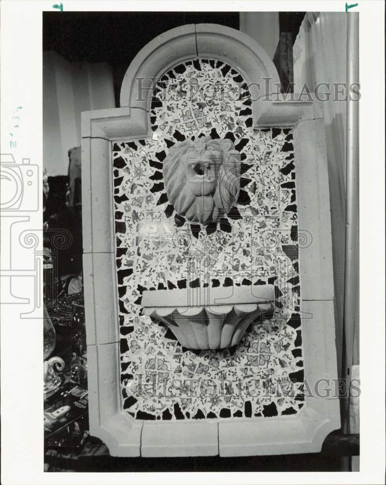 1991 Press Photo Lion fountain mounted on a ceramic tile panel - lrb04088- Historic Images