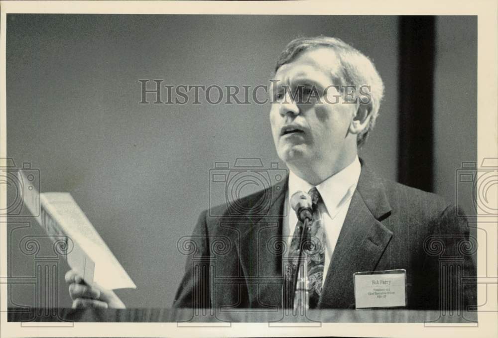 1991 Press Photo Robert Parry speaks at convention - lrb17945- Historic Images