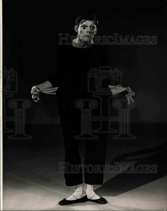 1966 Kenneth Nelson in 