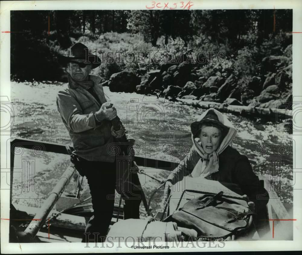 1975 Press Photo Katharine Hepburn and John Wayne star in &quot;Rooster Cogburn&quot; - Historic Images