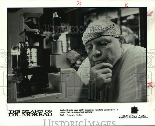 1996 Marlon Brando stars in the movie "The Island of Dr. Moreau" - Historic Images