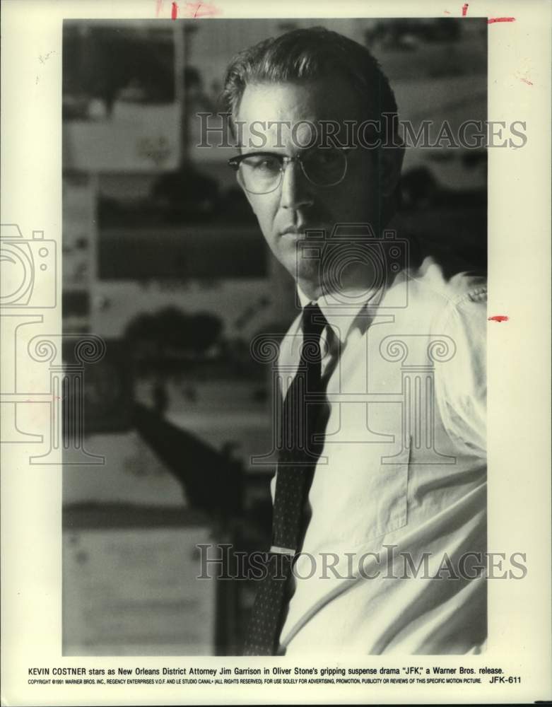 1991 Kevin Costner stars as an attorney in the movie &quot;JFK&quot; - Historic Images