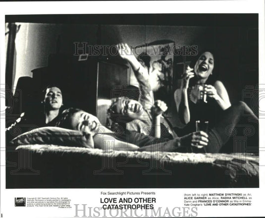 1997 Press Photo Actors in a scene from the film "Love and Other Catastrophes."- Historic Images