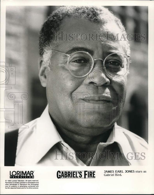 1990 Press Photo James Earl Jones stars on "Gabriel's Fire." - lrp39249 - Historic Images