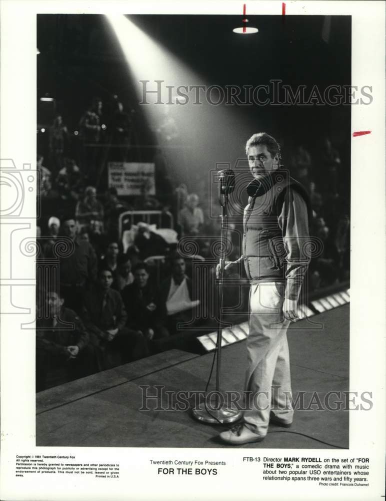 1991 Press Photo Director Mark Rydell on the set of the film &quot;For The Boys&quot; - Historic Images