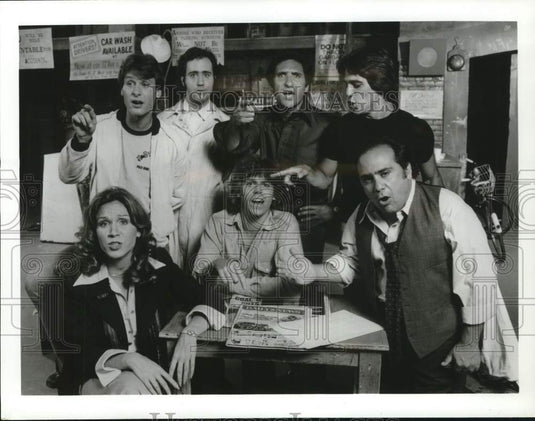 1978 Press Photo Marilu Henner and co stars in the comedy series 