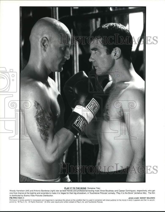 Press Photo Woody Harrelson & Antonio Banderas star in "Play It To The Bone" - Historic Images