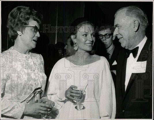 1970 Press Photo Guests at "Airport" Movie Reception After Benefit Showing- Historic Images