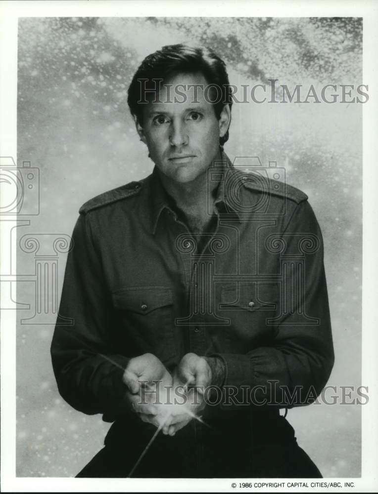 1986 Press Photo Actor Robert Hays in &quot;Starman&quot; TV Series - lrp73486- Historic Images