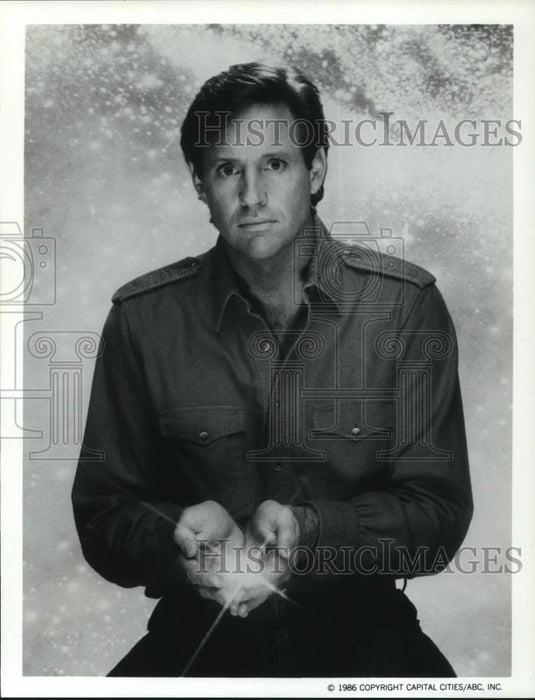 1986 Press Photo Actor Robert Hays in "Starman" TV Series - lrp73486- Historic Images