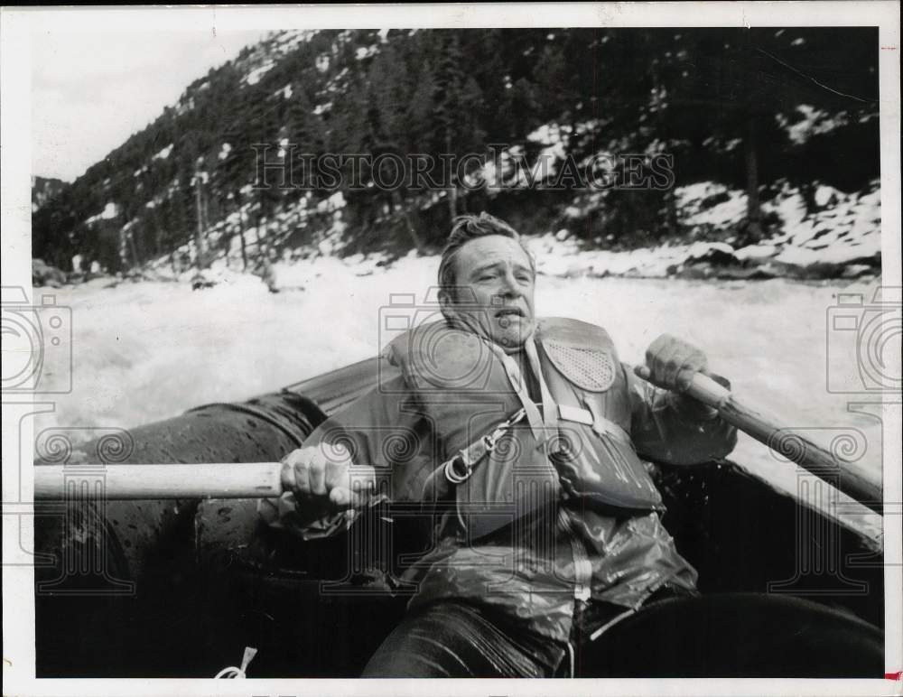 1970 Press Photo Conservationist John Craighead Rafting in &quot;Wild River&quot; TV Show- Historic Images