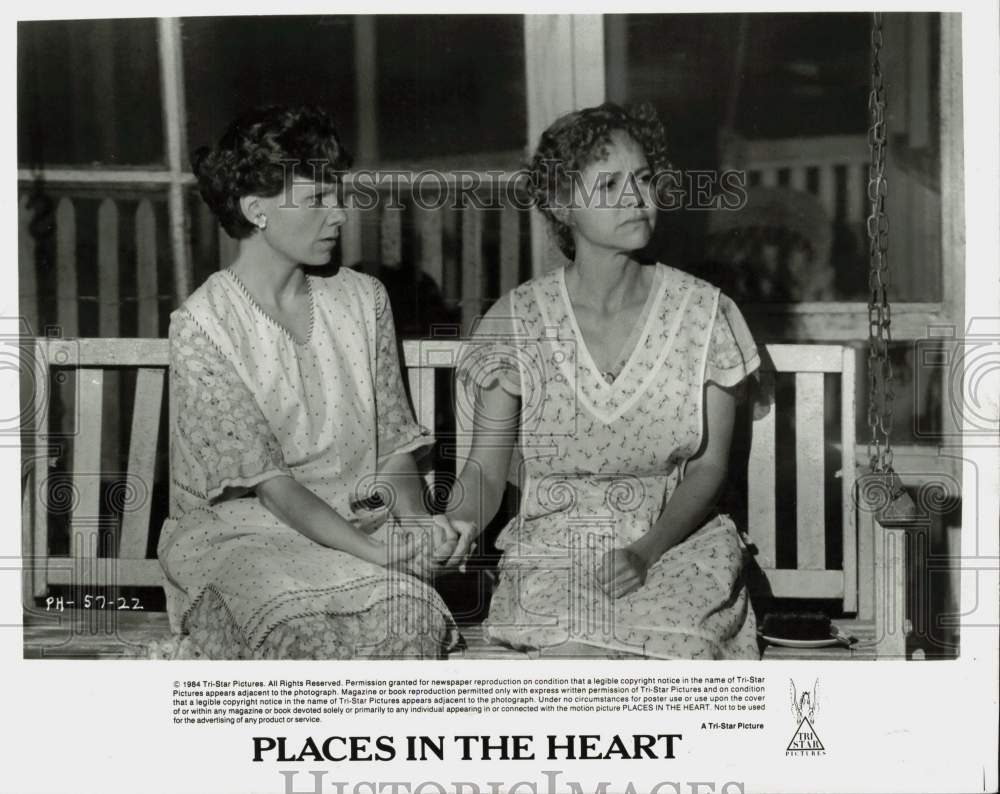 1984 Press Photo Sally Field &amp; Lindsay Crouse in &quot;Places in the Heart&quot; Movie- Historic Images