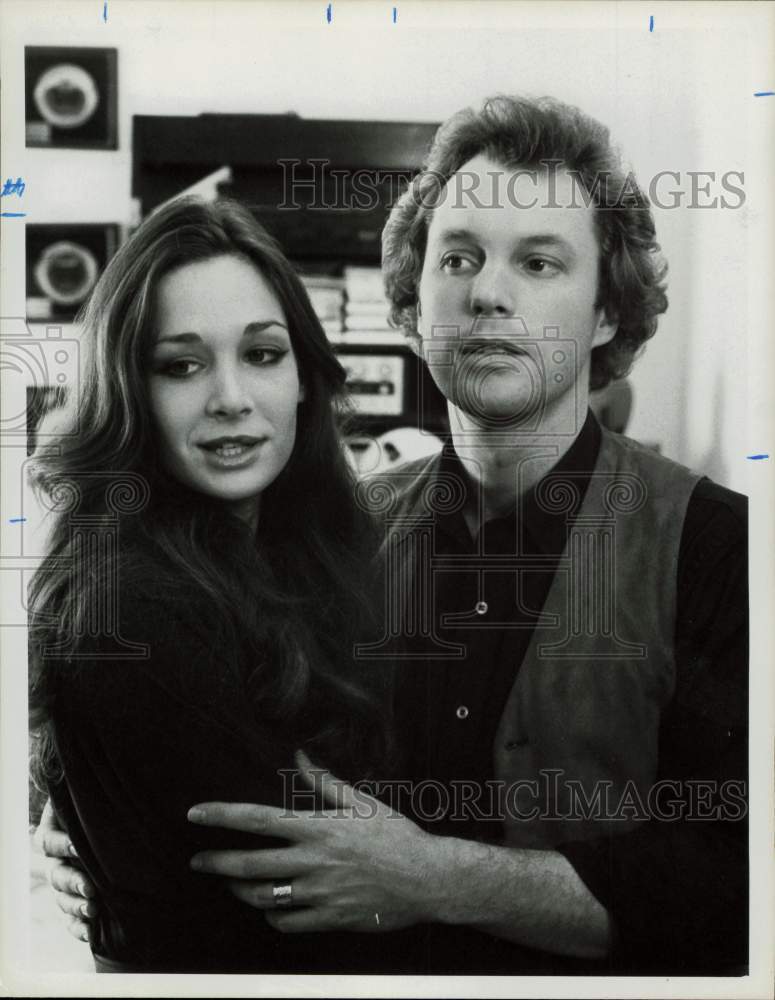 1981 Press Photo Mary Crosby &amp; Gary Frank in &quot;Midnight Lace&quot; Movie - lrp89570- Historic Images