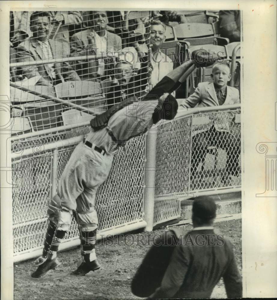 1959 St Louis catcher Hal Smith stretches to catch ball-Historic Images