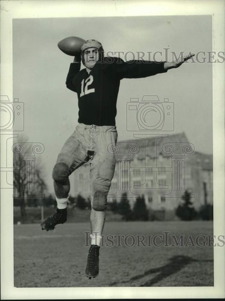 1942 Boston College&#39;s Quarterback Eddie Doherty Passing The Ball - Historic Images