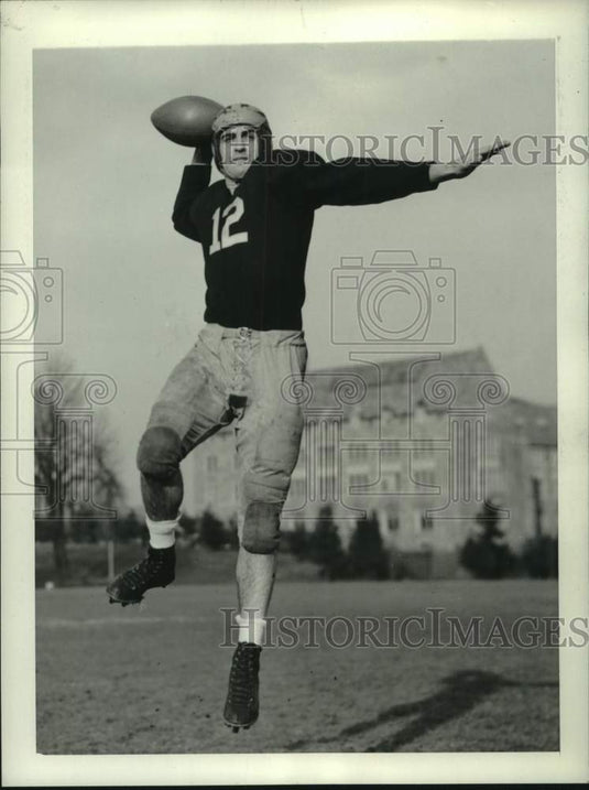 1942 Boston College's Quarterback Eddie Doherty Passing The Ball - Historic Images
