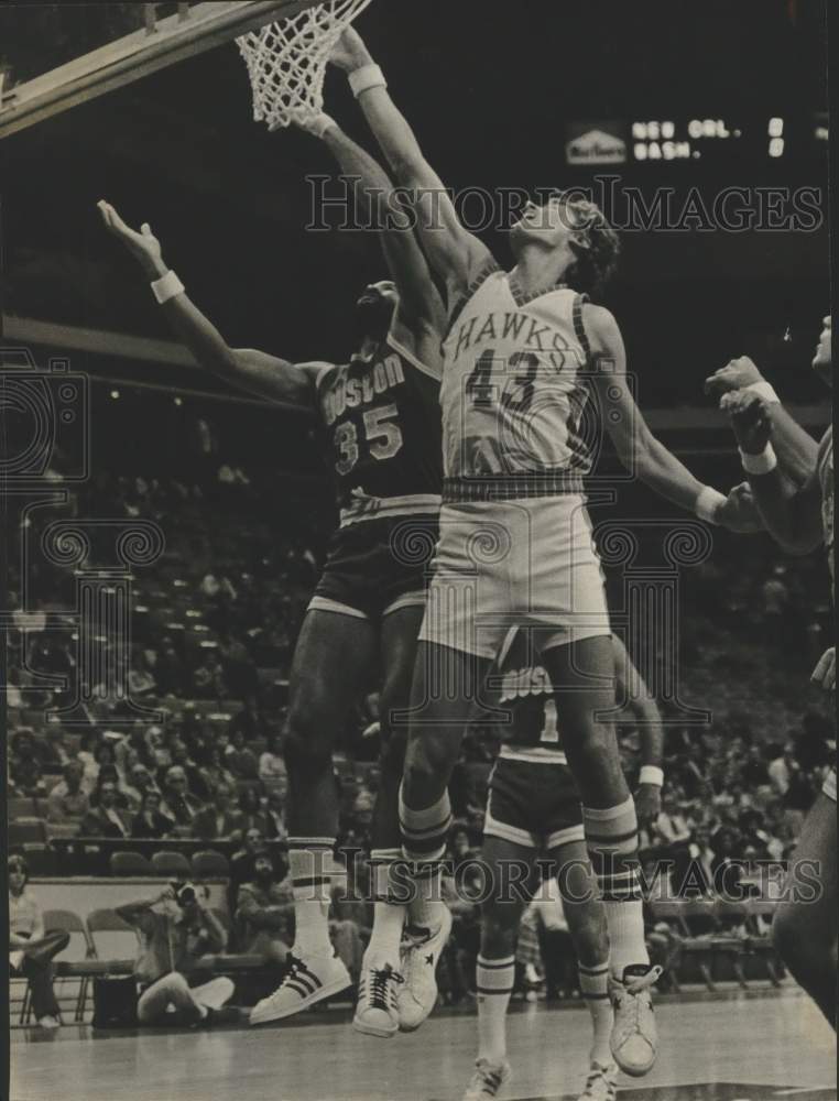 Clyde Lee (43) of the Atlanta Hawks vs the Rockets - Historic Images