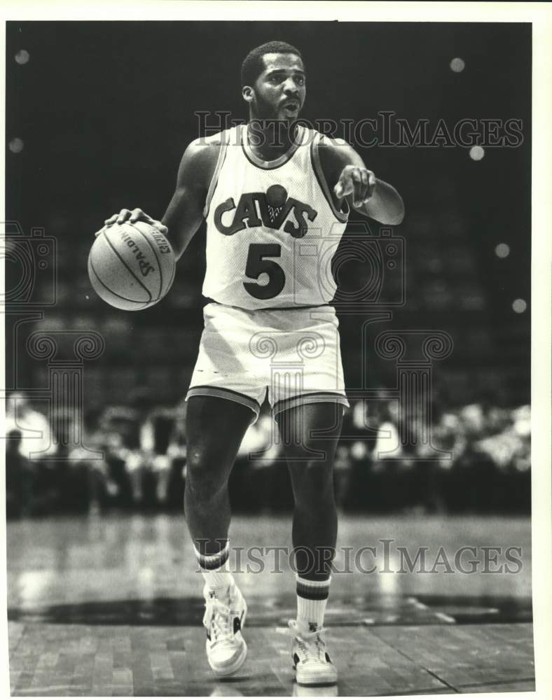 1983 Cleveland Cavs&#39; #5 John Bagley Setting Up The Next Shot - Historic Images