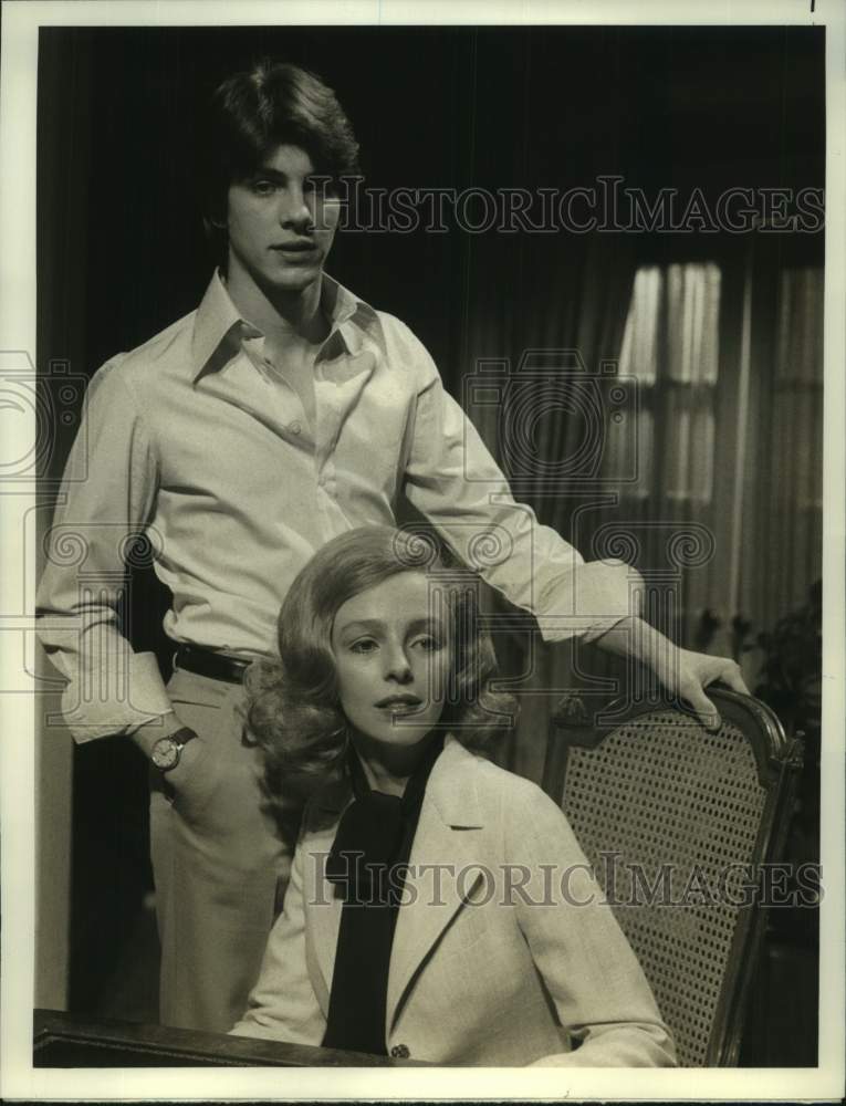 1977 Press Photo Eric Roberts &amp; Pamela Brook in Daytime Drama &quot;Another World&quot;- Historic Images