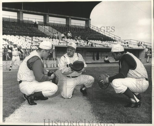 1964 Reds' coach Rollie Hemsley talks with John Edwards & Hal Smith.-Historic Images