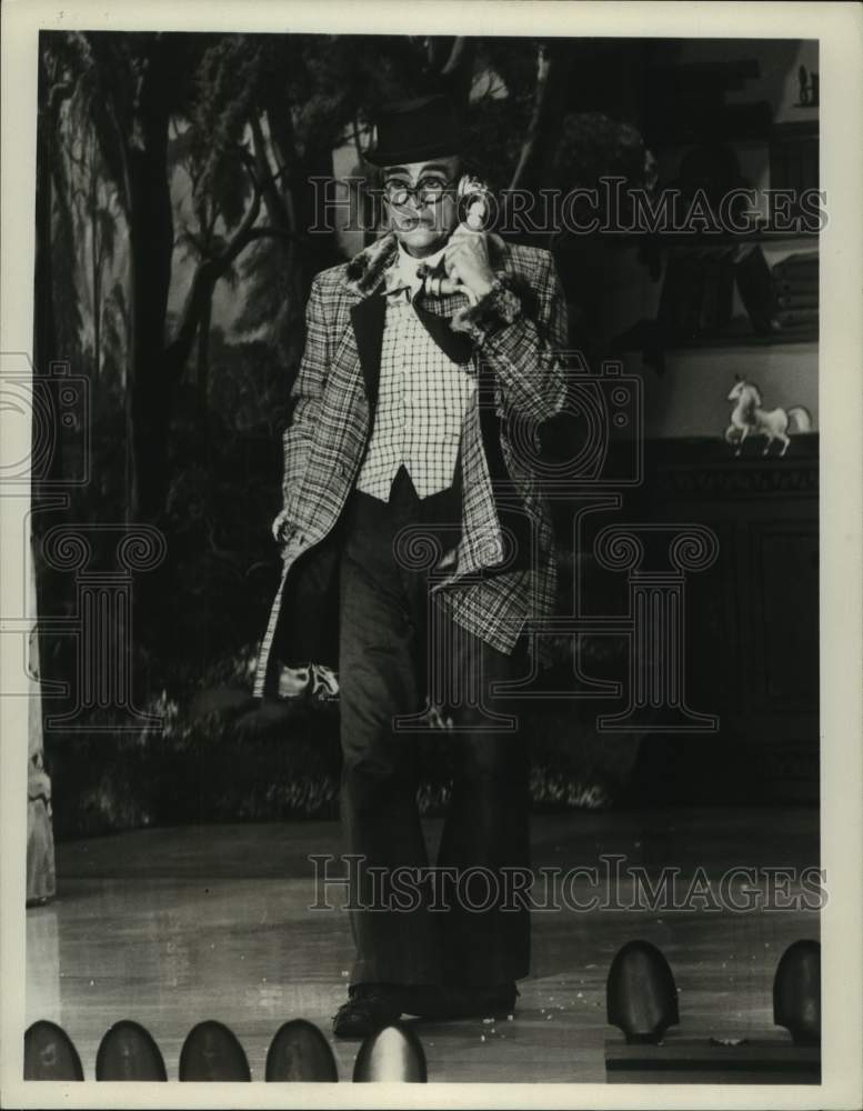 1969 Press Photo Red Skelton performing on his show &quot;The Red Skelton Hour&quot;- Historic Images