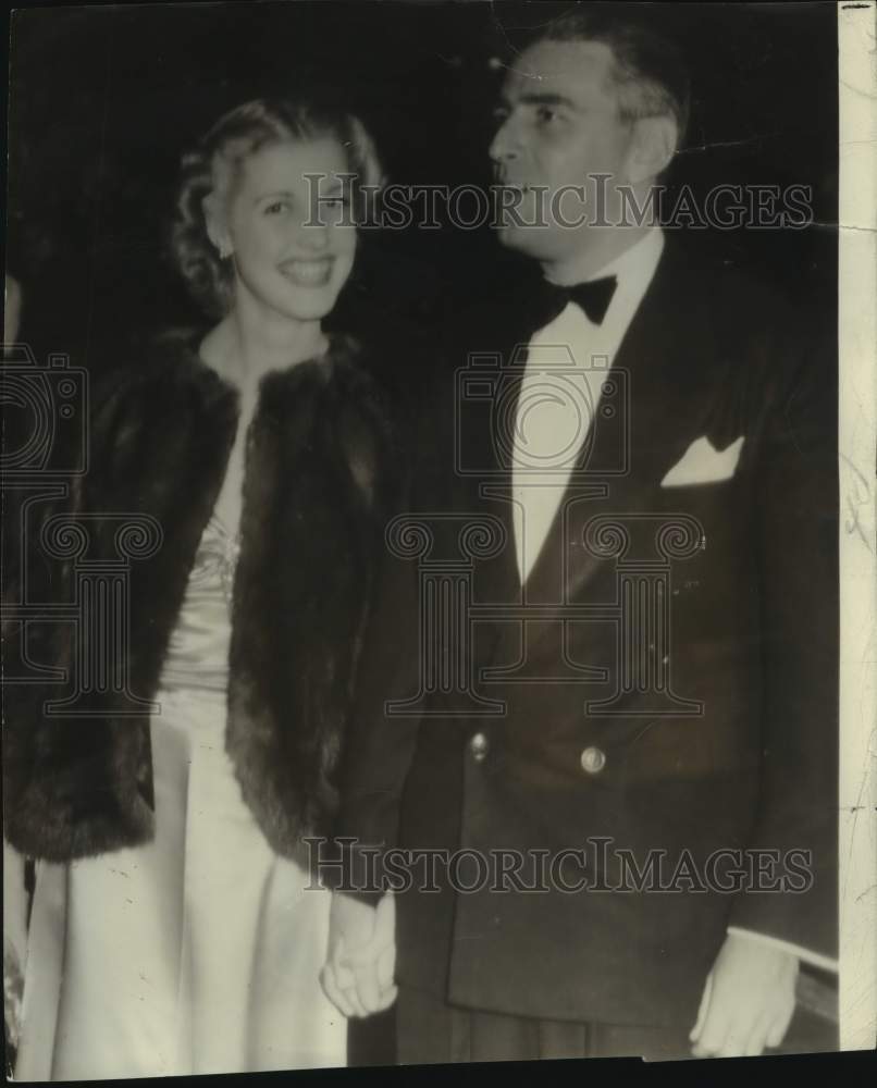 1940 actress Anita Louise and fiance, producer Buddy Adler - Historic Images