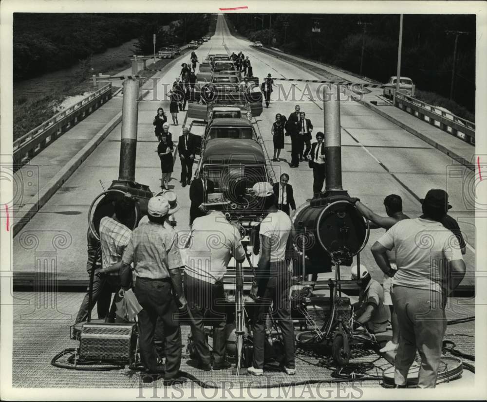 Press Photo Filming Jackie Gleason Movie- Historic Images
