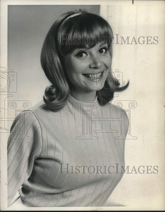 1966 Actress Patricia Harty Stars On "Occasional Wife" As A Dancer - Historic Images