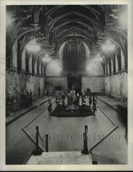 1952 King George VI lies in state at historic Westminister Hall - Historic Images