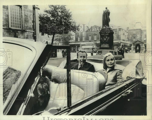 1967 Carol Lynley joins David in "David Frost's Night Out in London" - Historic Images