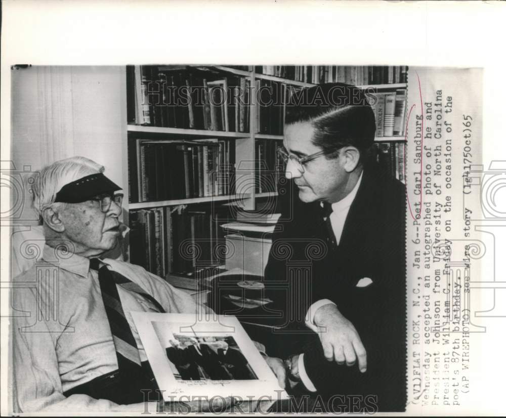 1965 Press Photo Poet Carl Sandburg with William C.Friday of North Carolina Univ- Historic Images