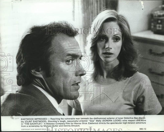 1977 Clint Eastwood and Sondra Locke Star in "The Gauntlett" - Historic Images