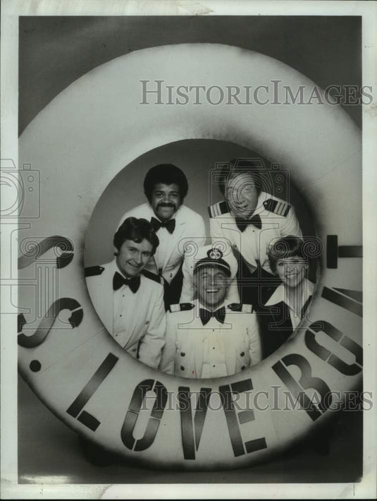 1980 The weekly cruise of The Love Boat is fun and play for the crew - Historic Images