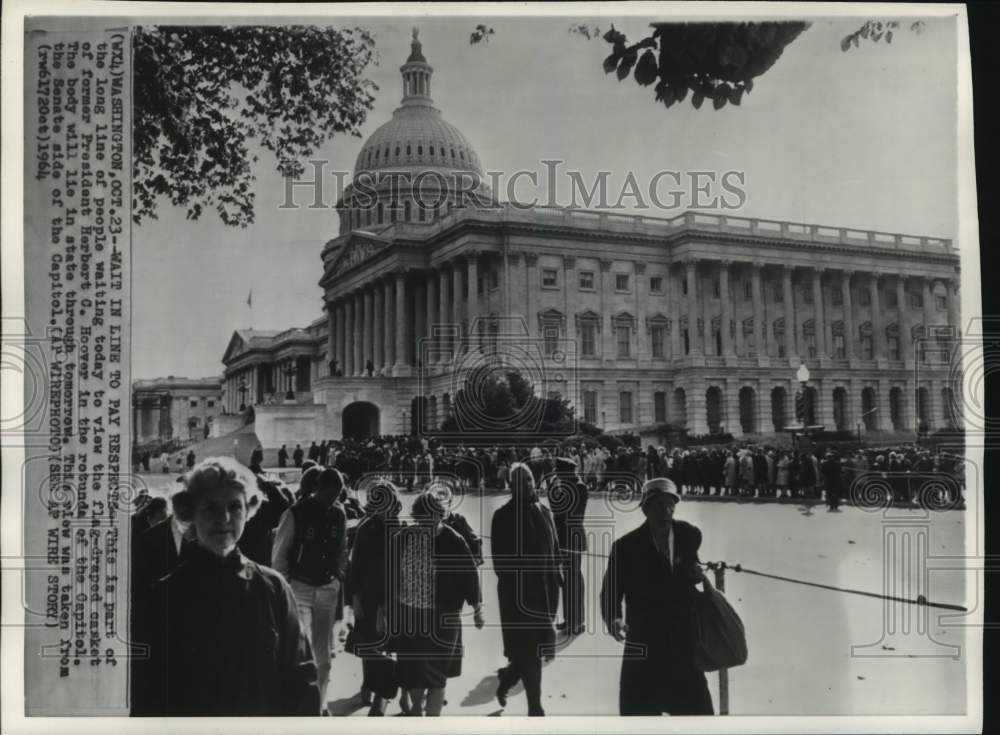 1964 People lined up to view Pres. Herbert Hoover Casket in Capitol - Historic Images