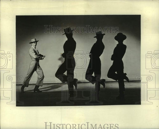 1946 Jose Greco Shown in Scene From "El Cortijo" - Historic Images