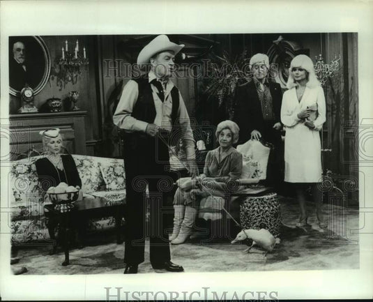 1980 Bob Hope with co stars in "Will The People Strike Again" - Historic Images