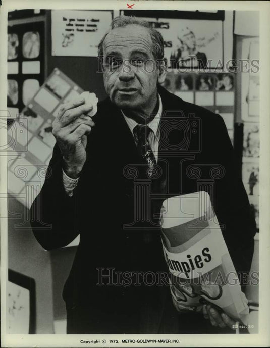 1975 Walter Matthau as Willy Clark in "The Sunshine Boys" - Historic Images