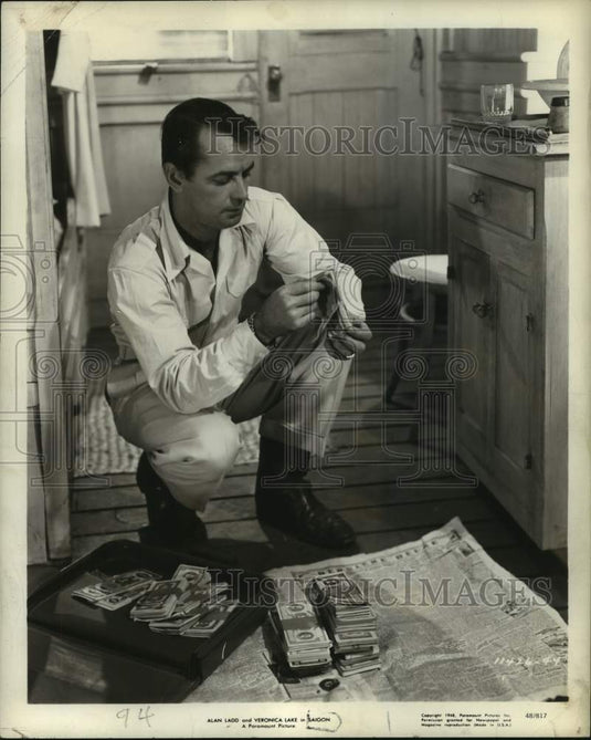 1948 Alan Ladd and Veronica Lake Star in "Saigon" Paramount Picture - Historic Images