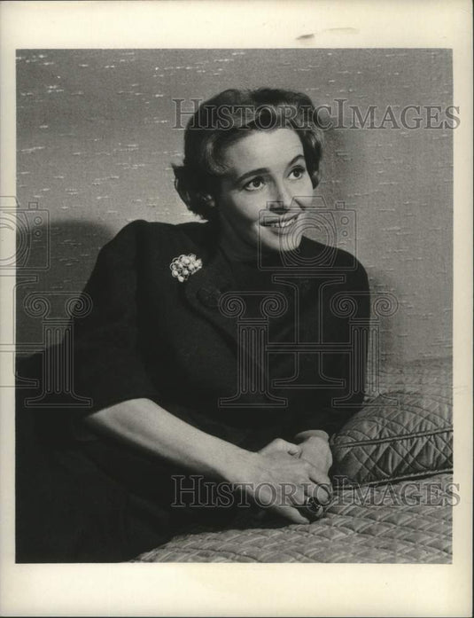 1966 Press Photo Patricia Neal Stars in Comedy "Breakfast at Tiffany's" on CBS- Historic Images